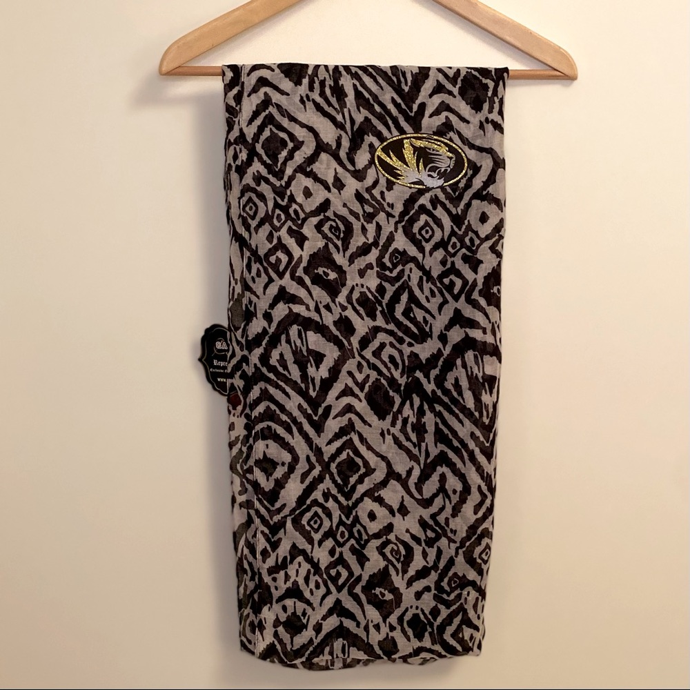 MIZZOU Infinity Scarf Missouri Tiger Black & Gray - Picture 5 of 5